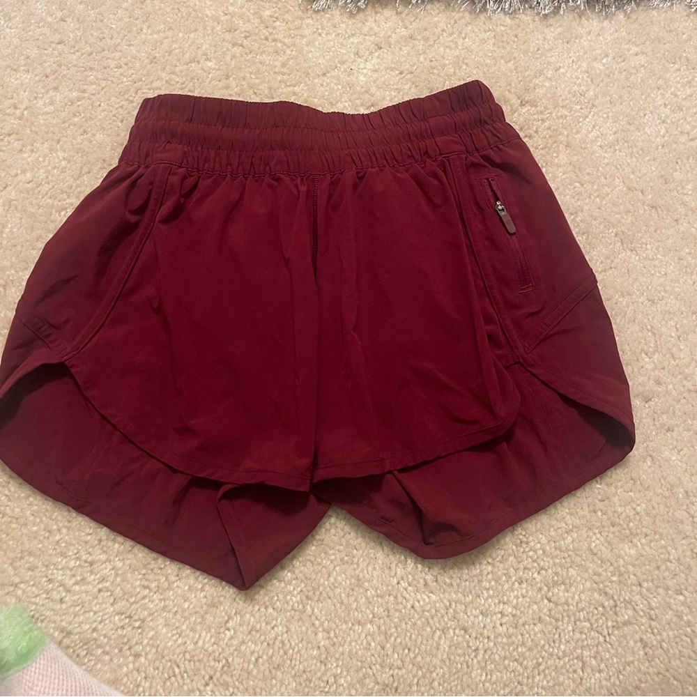 Lululemon burgundy shorts size 6
